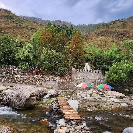 Hobo Huts By The Riverside Panuanaula Exterior photo