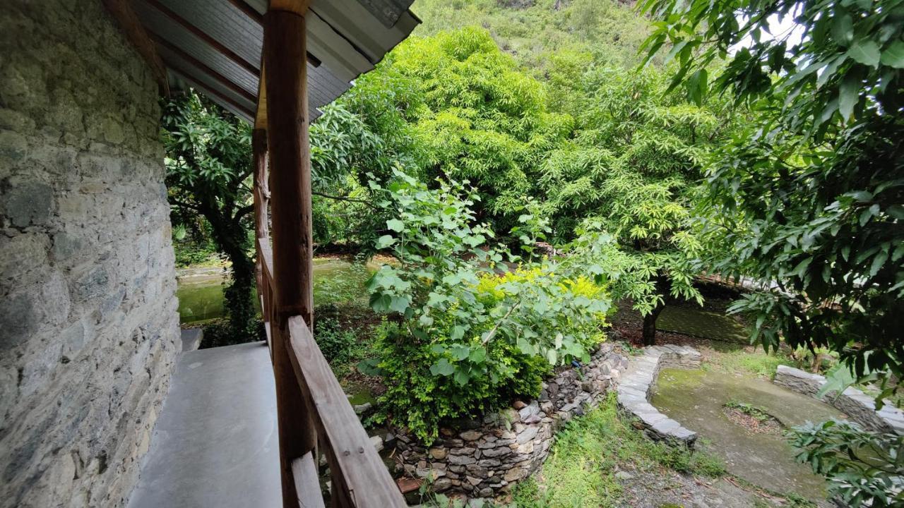 Hobo Huts By The Riverside Panuanaula Exterior photo